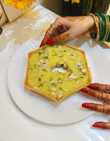 Radhey Sweets - Khoya Ghewar